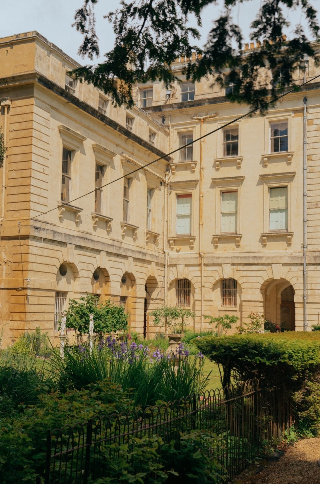 Saint & Sofia - Wonderland